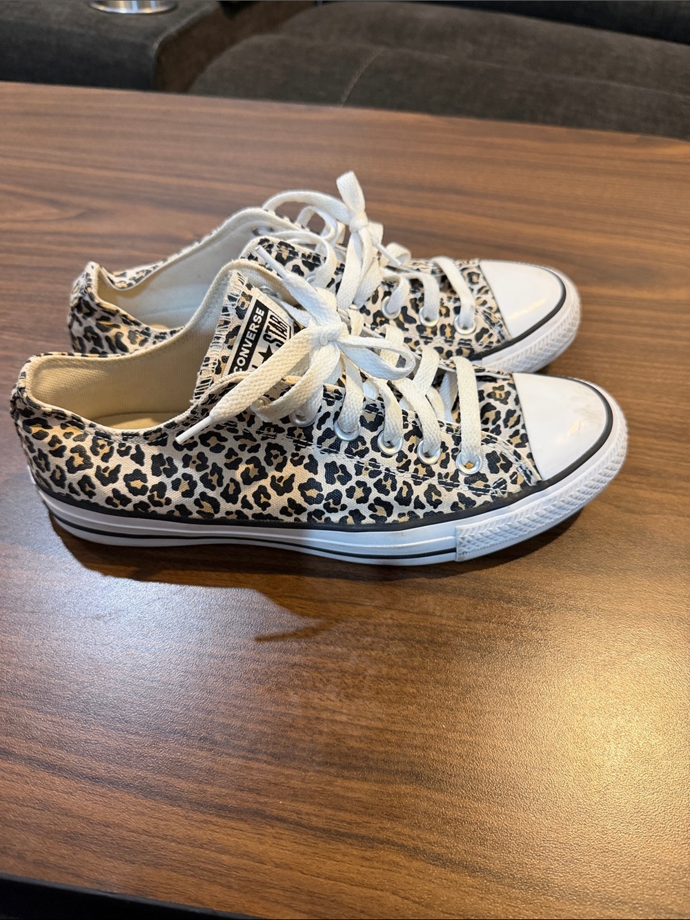 Converse Leopard Print Low Top Sneakers in White brown and Beige Size 9 Women’s